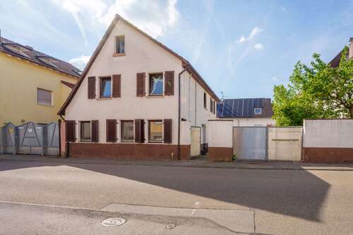 Foto - Haus zum Kaufen in Lampertheim-Hüttenfeld 195.000,00 € 105 m²