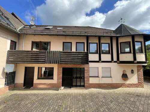 Foto - Haus zum Kaufen in Heimbuchenthal 450.000,00 € 279 m²