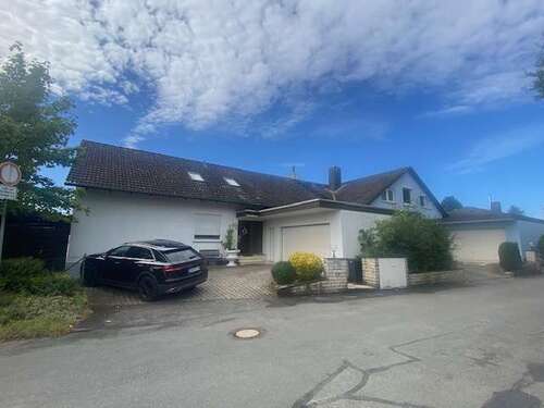 Foto - Haus zum Mieten in Heroldsberg 2.800,00 € 450 m²