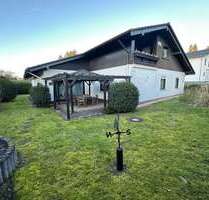 Haus zum Mieten in Solms 1.200,00 € 196 m²