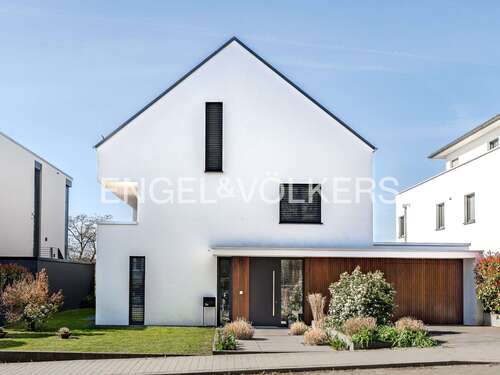 Foto - Haus zum Kaufen in Oberursel (Taunus) 3.080.000,00 € 304 m²