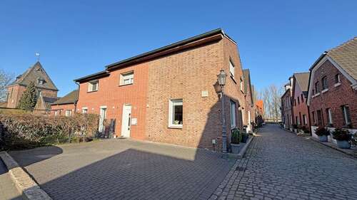 Foto - Haus zum Kaufen in Hünxe 485.000,00 € 246 m²