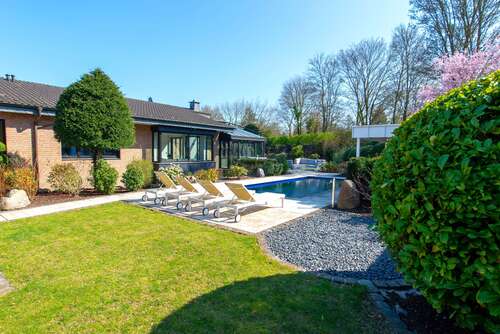 Foto - Haus zum Kaufen in Meerbusch 2.990.000,00 € 242 m²