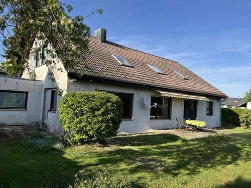 Foto - Haus zum Kaufen in Herrenberg 629.000,00 € 239.5 m²