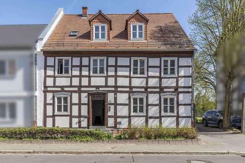 Foto - Haus zum Kaufen in Friesack 110.000,00 € 214 m²