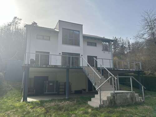 Foto - Haus zum Mieten in Dattenberg 1.900,00 € 225 m²