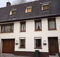 Haus zum Kaufen in Altena 111.000,00 € 147 m²