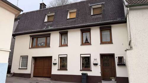 Foto - Haus zum Kaufen in Altena 111.000,00 € 147 m²