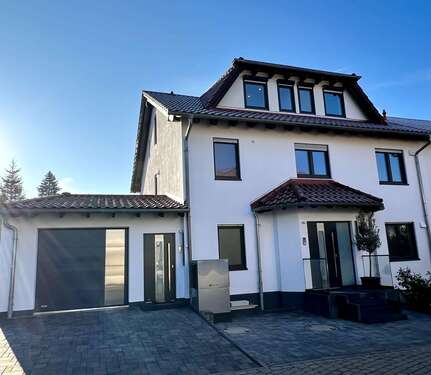 Foto - Haus zum Kaufen in Karben 1.150.000,00 € 305 m²