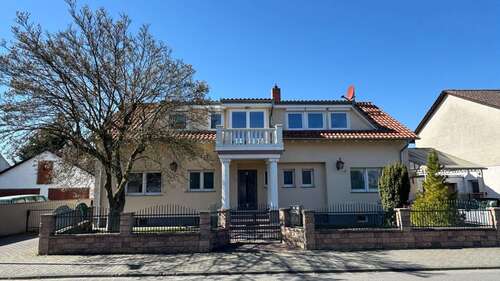 Foto - Haus zum Kaufen in Gernsheim am Rhein 945.000,00 € 245 m²