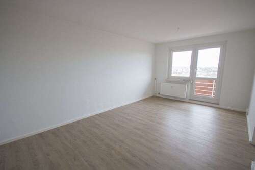 Foto - Wohnung zum Mieten in Halle (Saale) 344,00 € 68.63 m²