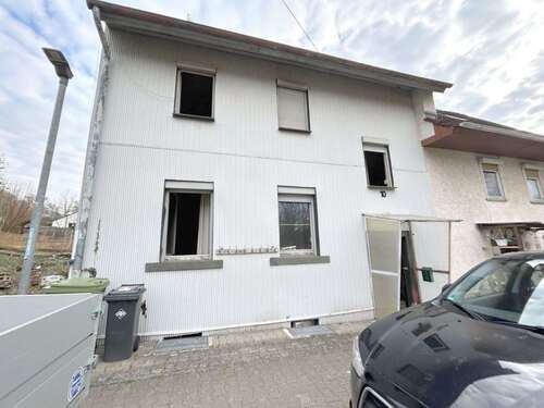 Foto - Haus zum Kaufen in Karlsbad 99.000,00 € 105 m²