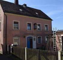 Haus zum Kaufen in Helmbrechts 68.000,00 € 189 m²