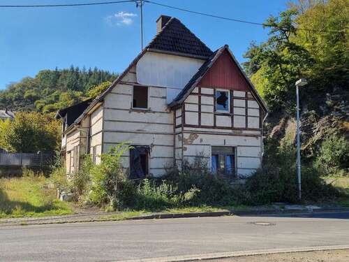 Foto - Haus zum Kaufen in Ahrbrück 30.000,00 € 150 m²