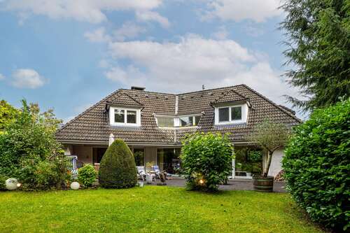 Foto - Haus zum Kaufen in Hamburg Sasel 1.490.000,00 € 220 m²