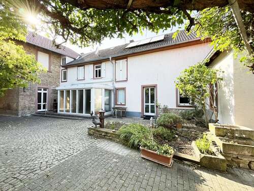 Foto - Haus zum Kaufen in Ockenheim 485.000,00 € 245 m²