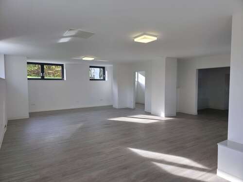 Foto - Büro in Köln 997,00 € 130 m² - 997,00&nbsp;EUR Kaltmiete, ca.&nbsp; 130,00&nbsp;m&sup2;