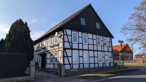 Foto - Haus zum Kaufen in Sibbesse 249.000,00 € 260 m²