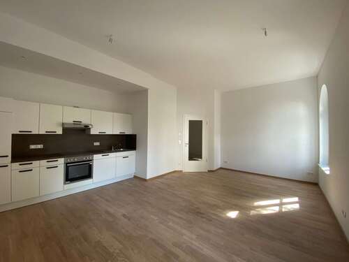 Foto - Wohnung zum Mieten in Halle 545,48 € 61.29 m²