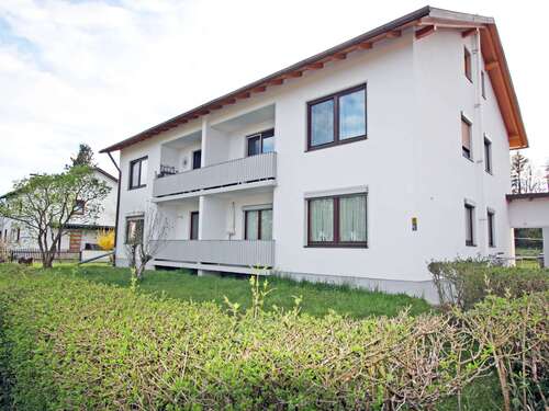 Foto - Haus zum Kaufen in Tacherting 575.000,00 € 264 m²