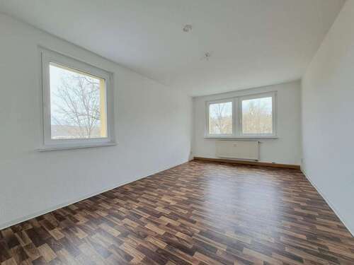 Foto - Wohnung zum Mieten in Plauen 239,15 € 47.83 m²