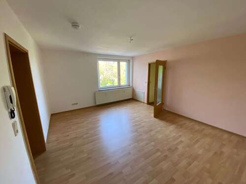 Foto - Wohnung zum Mieten in Reichenbach 225,00 € 48.86 m²