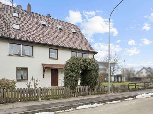 Foto - Haus zum Kaufen in Wain 200.000,00 € 179.81 m²