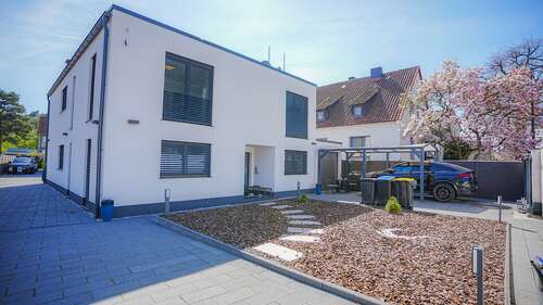 Foto - Haus zum Kaufen in Langenhagen 899.000,00 € 230 m²