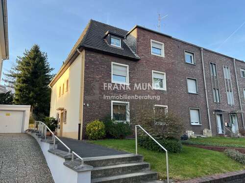 Foto - Haus zum Kaufen in Mönchengladbach-Schmölderpark-Schmölderpark 279.000,00 € 204 m²