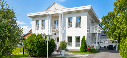 Foto - Haus zum Kaufen in Berlin-Spandau 1.695.000,00 € 241 m²