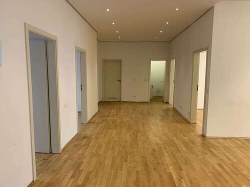 Foto - Büro in Köln 2.955,00 € 159.76 m²