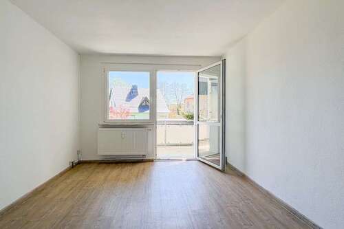 Foto - Wohnung zum Mieten in Jößnitz 310,00 € 56.5 m²