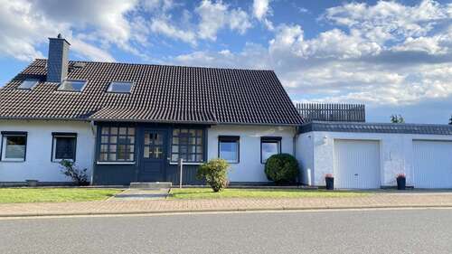 Foto - Haus zum Kaufen in Lamspringe OT Harbarnsen 280.000,00 € 190.77 m²