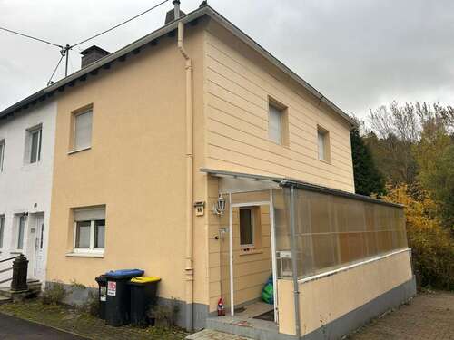 Foto - Haus zum Kaufen in Großrosseln Karlsbrunn 99.000,00 € 130 m²