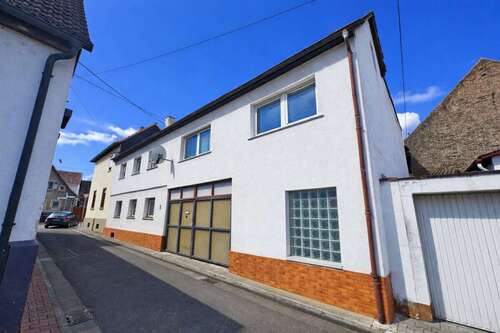 Foto - Haus zum Kaufen in Eich 199.000,00 € 145 m²