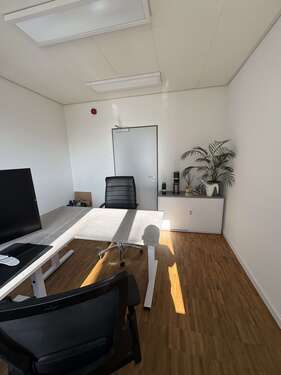 Foto - Büro in Dresden 450,00 € 17 m² - 450,00&nbsp;EUR Kaltmiete, ca.&nbsp; 17,00&nbsp;m&sup2;
