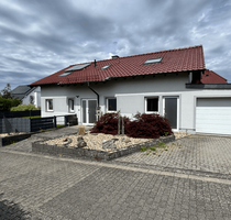 Haus zum Kaufen in Oberhonnefeld-Gierend 420.000,00 € 154 m²