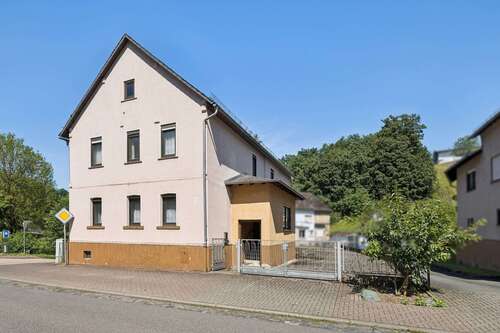 Foto - Haus zum Kaufen in Weilburg 148.000,00 € 145.25 m²