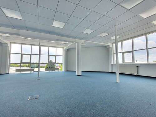 Foto - Büro in Neutraubling 7.059,00 € 905 m²