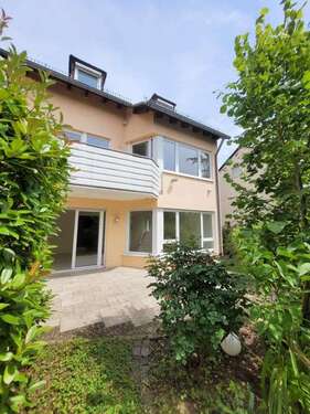 Foto - Haus zum Mieten in Wiesbaden 3.300,00 € 200 m²