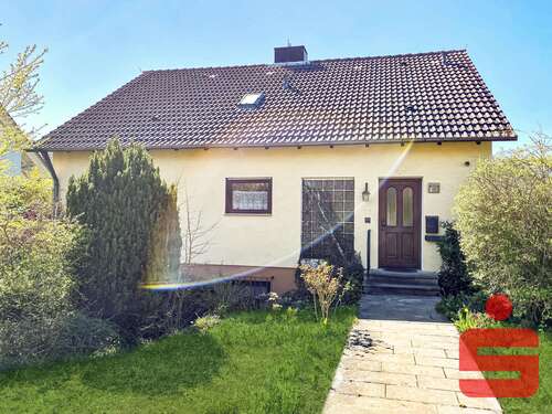 Foto - Haus zum Kaufen in Ochsenfurt 359.000,00 € 143 m²