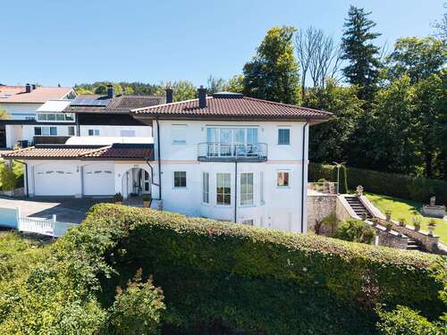Foto - Haus zum Kaufen in Bad Endorf 1.693.000,00 € 215 m²