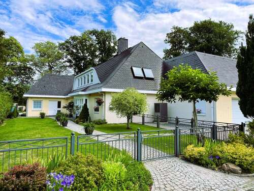 Foto - Haus zum Kaufen in Hoyerswerda 649.000,00 € 380 m²