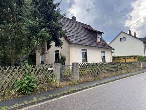 Foto - Haus zum Kaufen in Allersberg 210.000,00 € 120 m²
