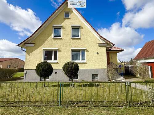 Foto - Haus zum Kaufen in Grimmen 150.000,00 € 143 m²