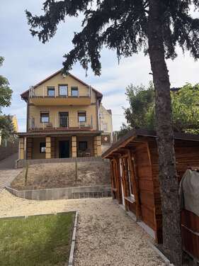 Foto - Haus zum Mieten in Halle 2.200,00 € 220 m²