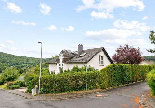 Foto - Haus zum Kaufen in Schmitten im Taunus 599.000,00 € 203 m²