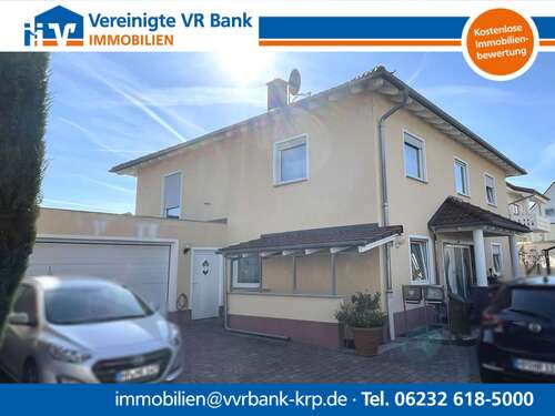 Foto - Haus zum Kaufen in Bürstadt 789.000,00 € 326 m²