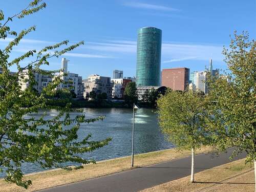Foto - Haus zum Kaufen in Frankfurt 2.400.000,00 € 613 m²