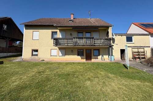 Foto - Haus zum Kaufen in Feuchtwangen 398.000,00 € 204 m²